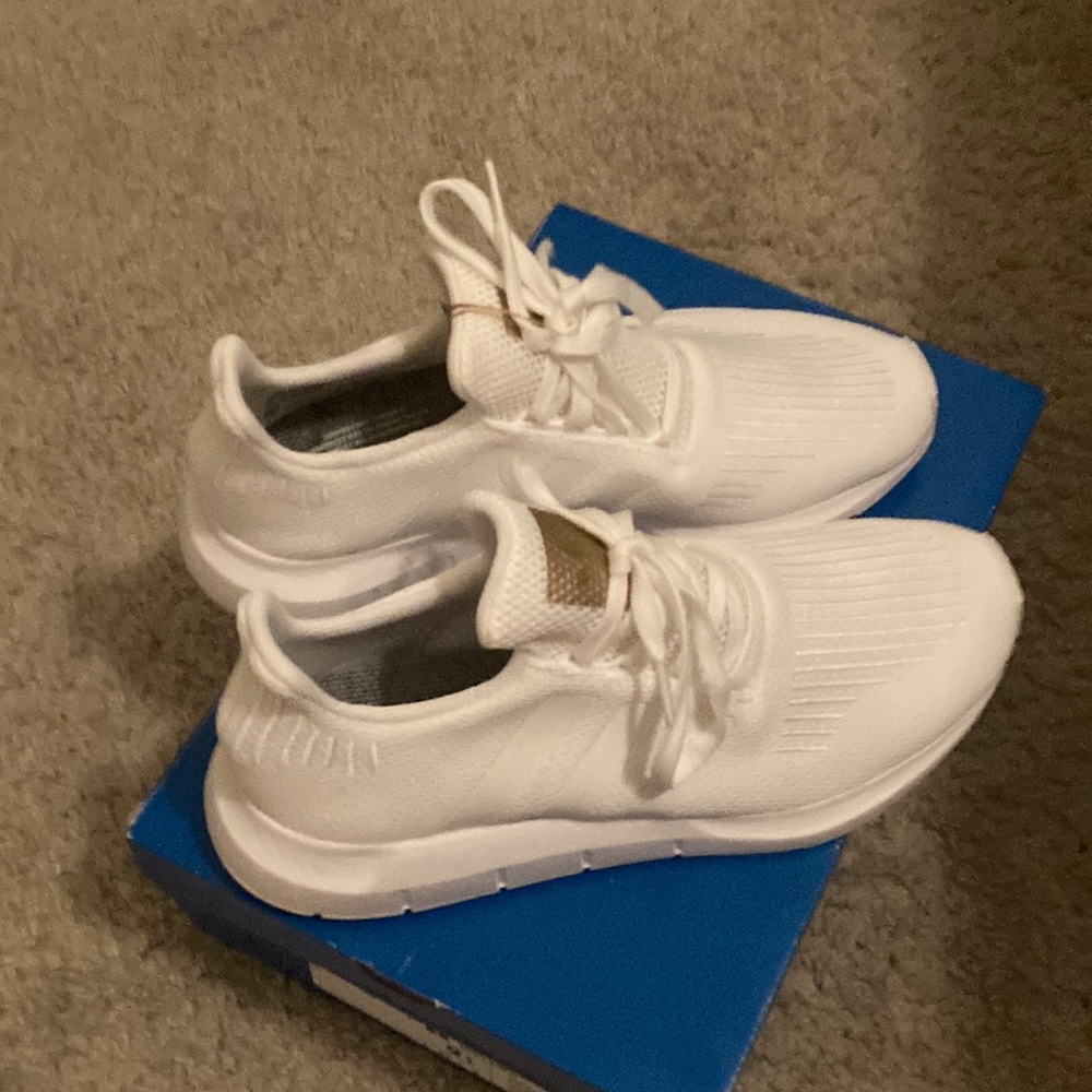 Cloud White/Copper Metallic Adidas Swift Run Shoes,  Brand New, Never Worn